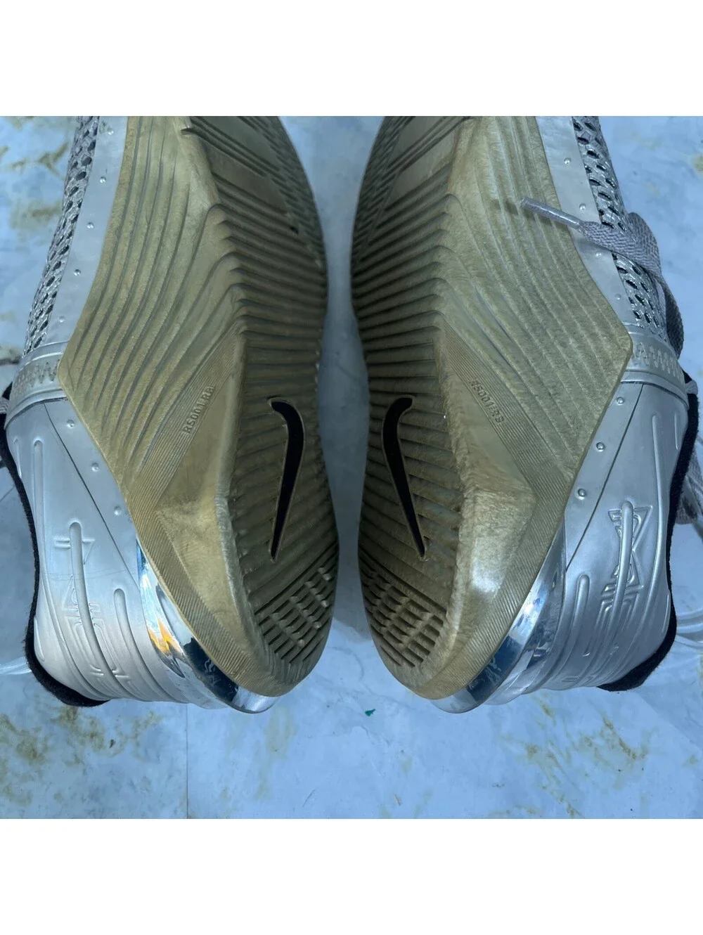 Nike upper discoloration